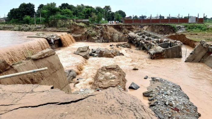 Rain smites Jammu Region 1 dead, bridges washed-off, houses damaged1