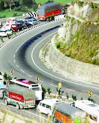 Jammu-Sringar road reopens for 2 way traffic